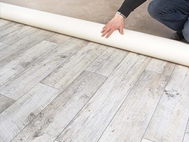 Чим і як приклеїти ковролін до підлоги